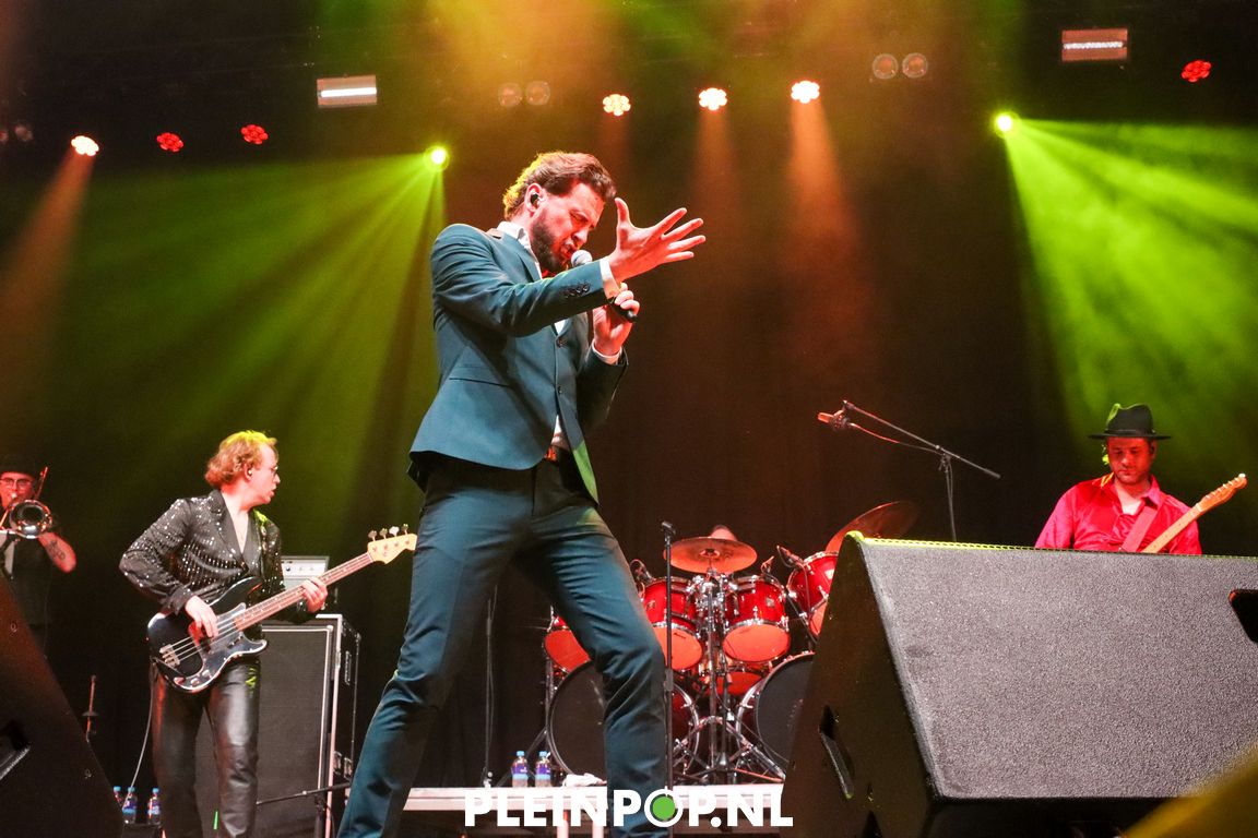 BOUKE & THE ELVIS MATTERS BAND    (9)